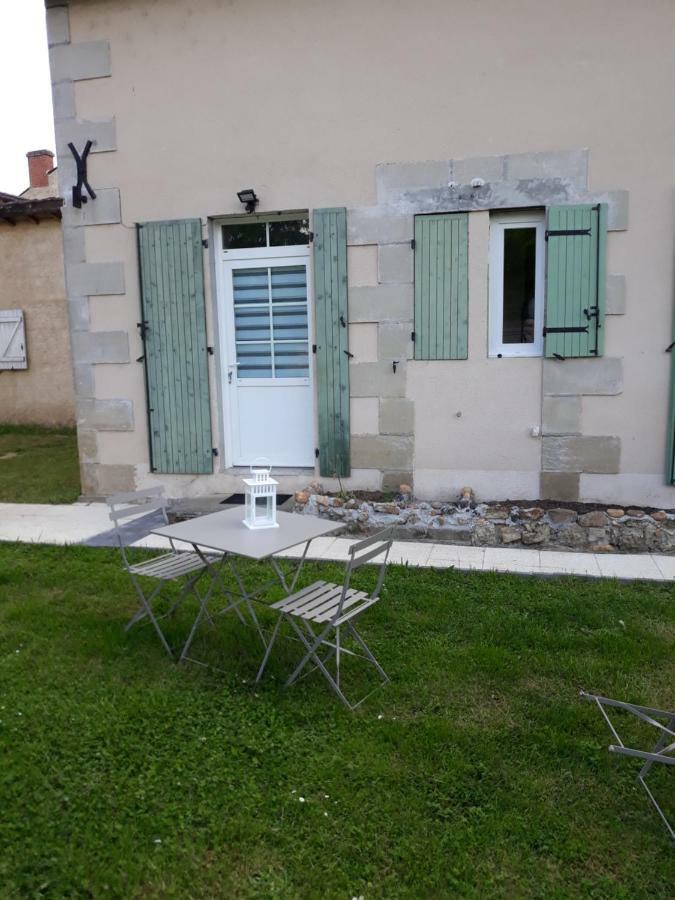 Hotes De L'Isle Saint-Medard-de-Mussidan Bagian luar foto